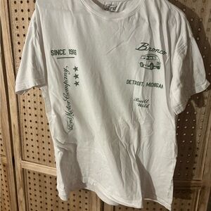 PacSun White Graphic Tee with Green Accents